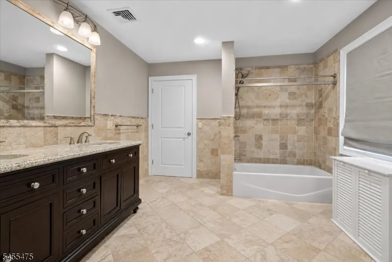 412 Valley View Ave Paramus, NJ 07652