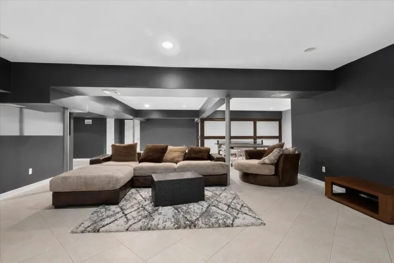 412 Valley View Ave Paramus, NJ 07652