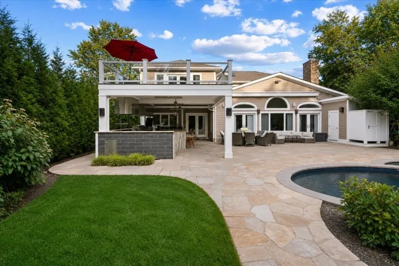 412 Valley View Ave Paramus, NJ 07652