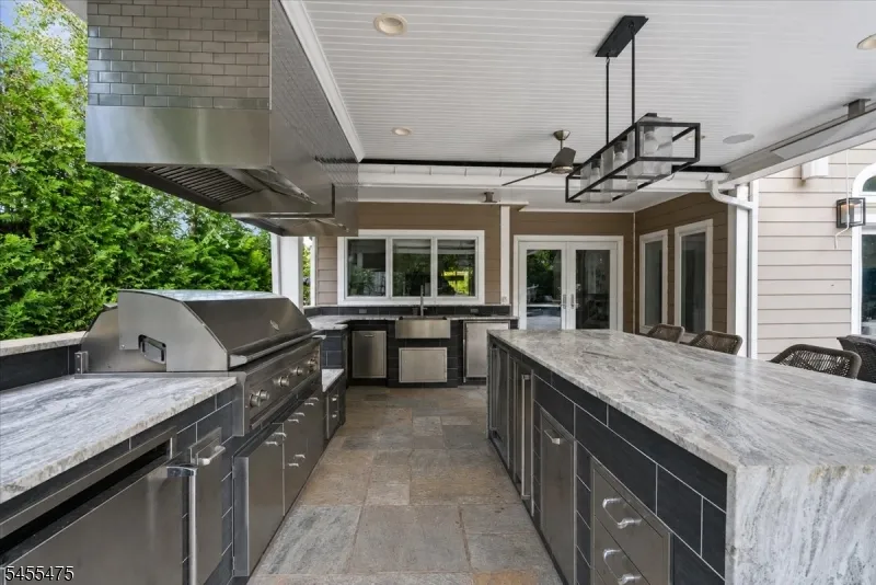 412 Valley View Ave Paramus, NJ 07652
