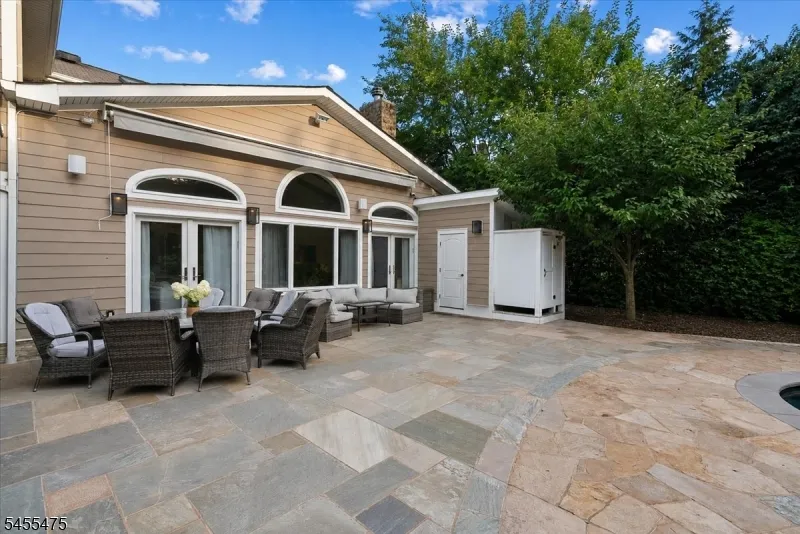 412 Valley View Ave Paramus, NJ 07652