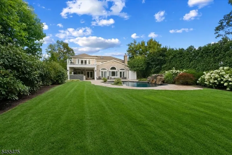 412 Valley View Ave Paramus, NJ 07652