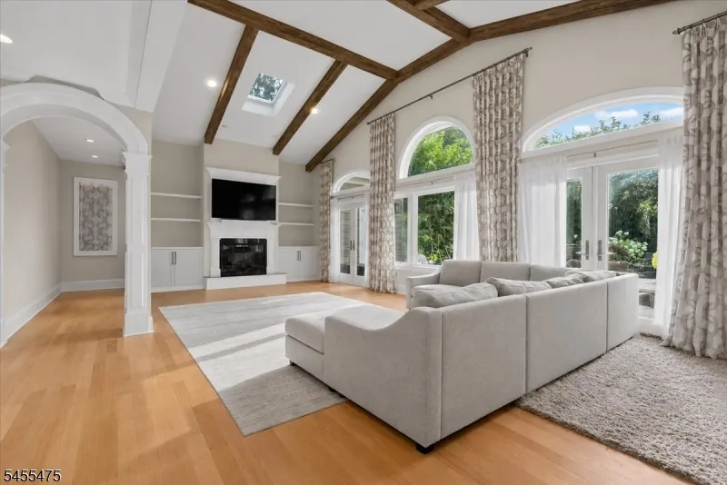 412 Valley View Ave Paramus, NJ 07652