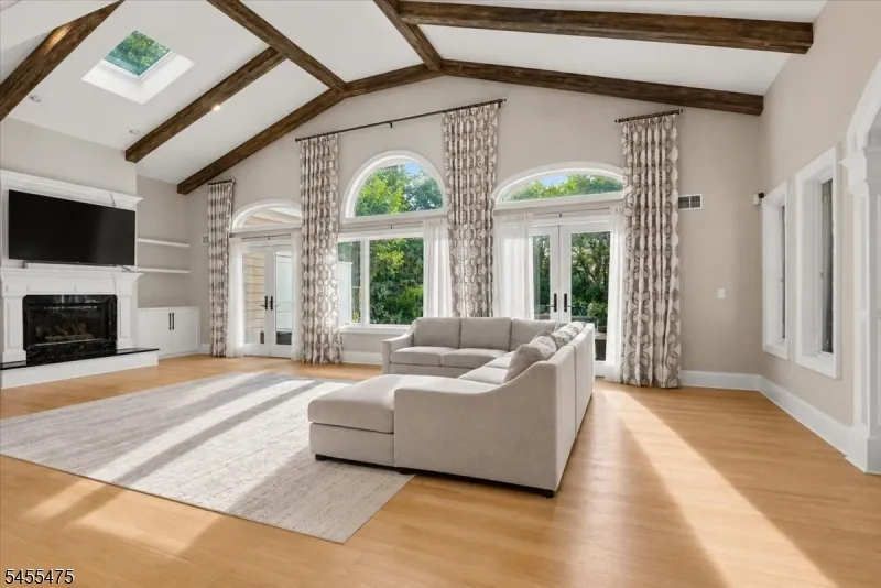 412 Valley View Ave Paramus, NJ 07652