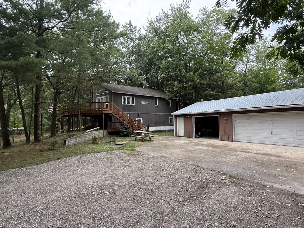 5700 W Lakeshore Court Pentwater, MI 49449