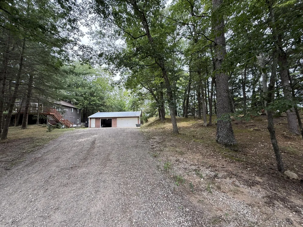 5700 W Lakeshore Court Pentwater, MI 49449