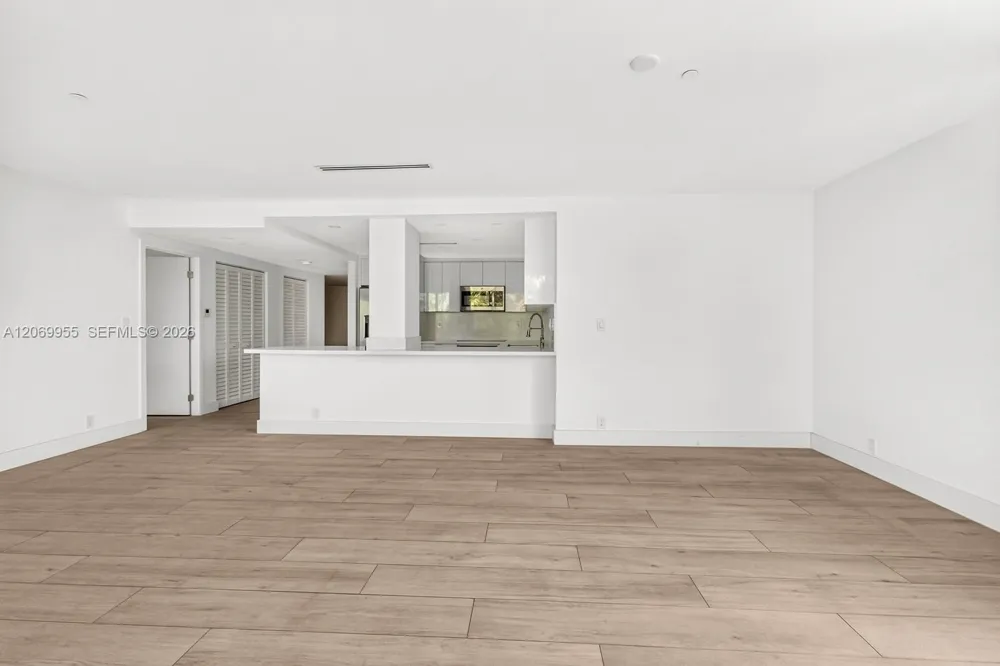 251 Crandon Blvd #210 Key Biscayne, FL 33149