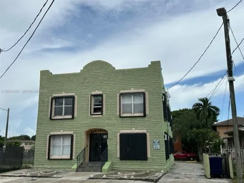 1639 NW 3rd St #7