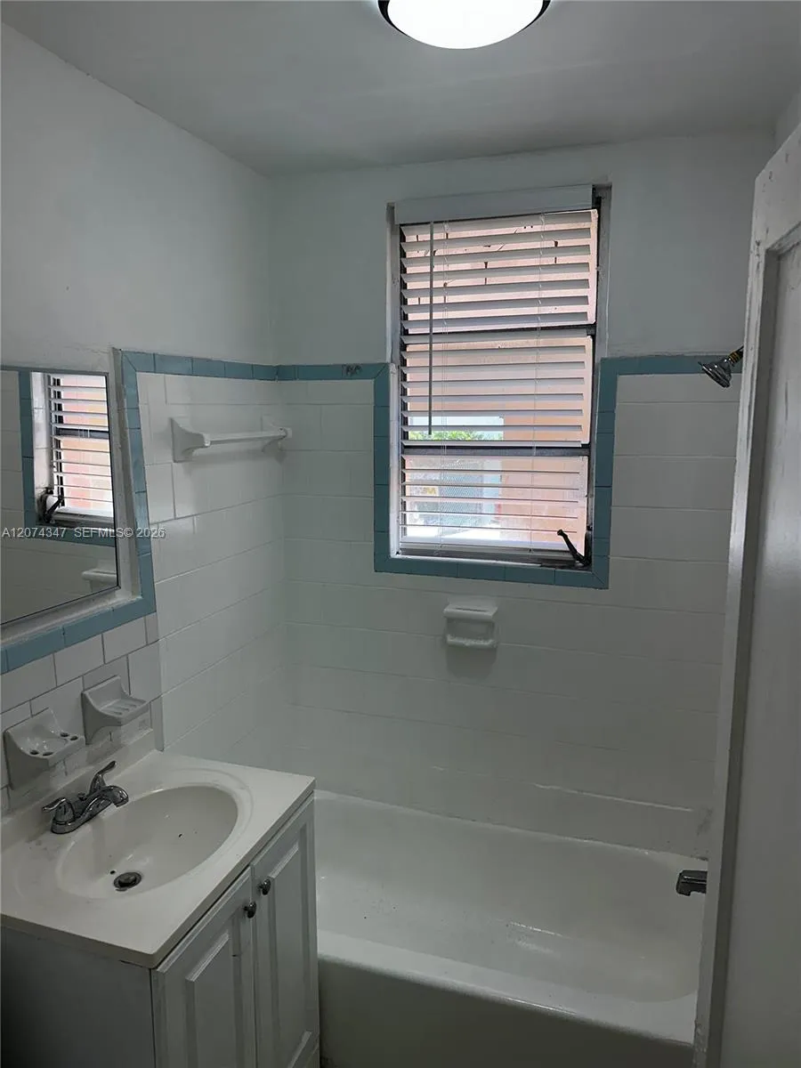 1352 SW 7th St #5 Miami, FL 33135