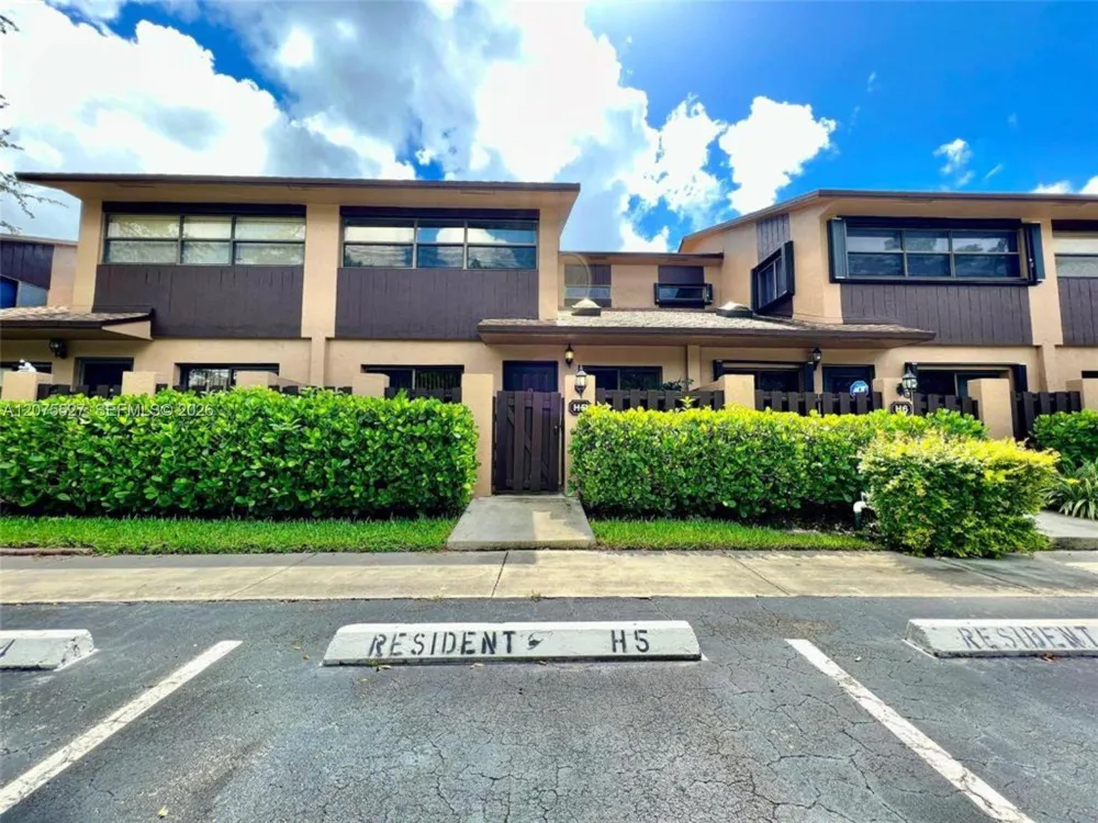 7750 NW 79th Ave #H5 Tamarac, FL 33321