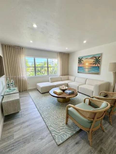 1258 Marseille Dr #2