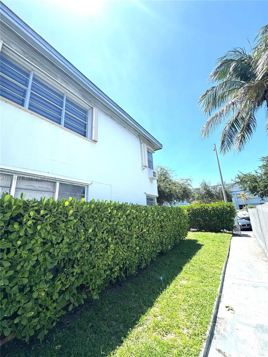1258 Marseille Dr #2 Miami Beach, FL 33141