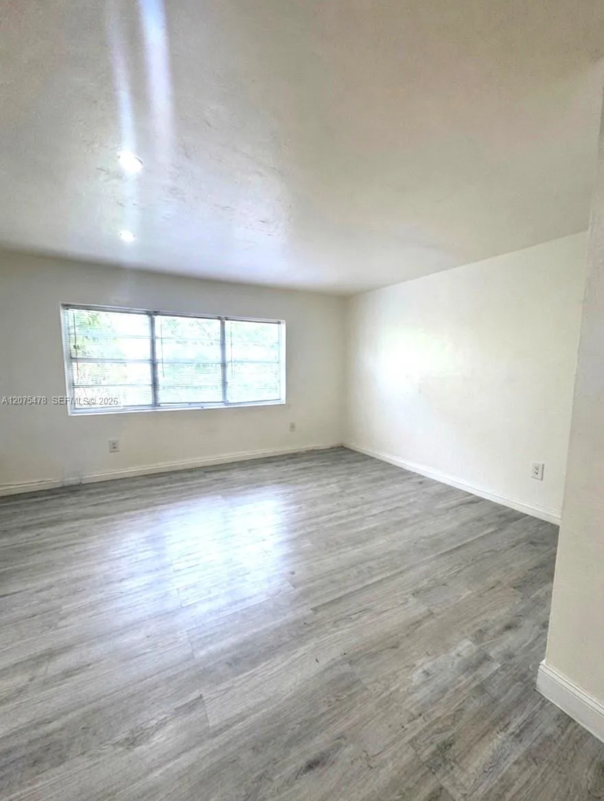 1258 Marseille Dr #2 Miami Beach, FL 33141