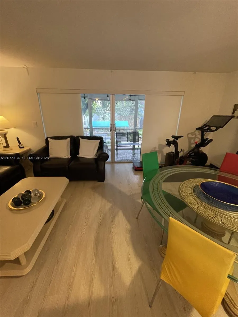 1000 NE 14th Ave #211 Hallandale Beach, FL 33009