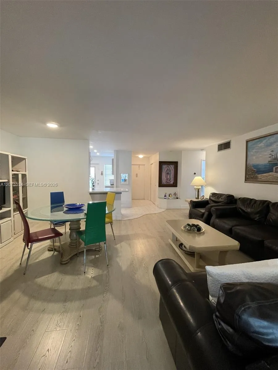 1000 NE 14th Ave #211 Hallandale Beach, FL 33009