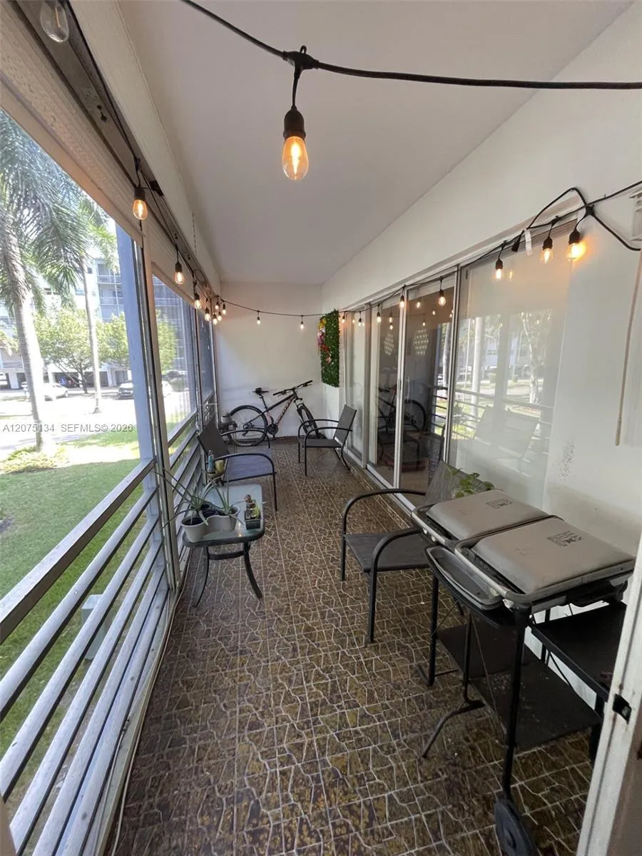 1000 NE 14th Ave #211 Hallandale Beach, FL 33009