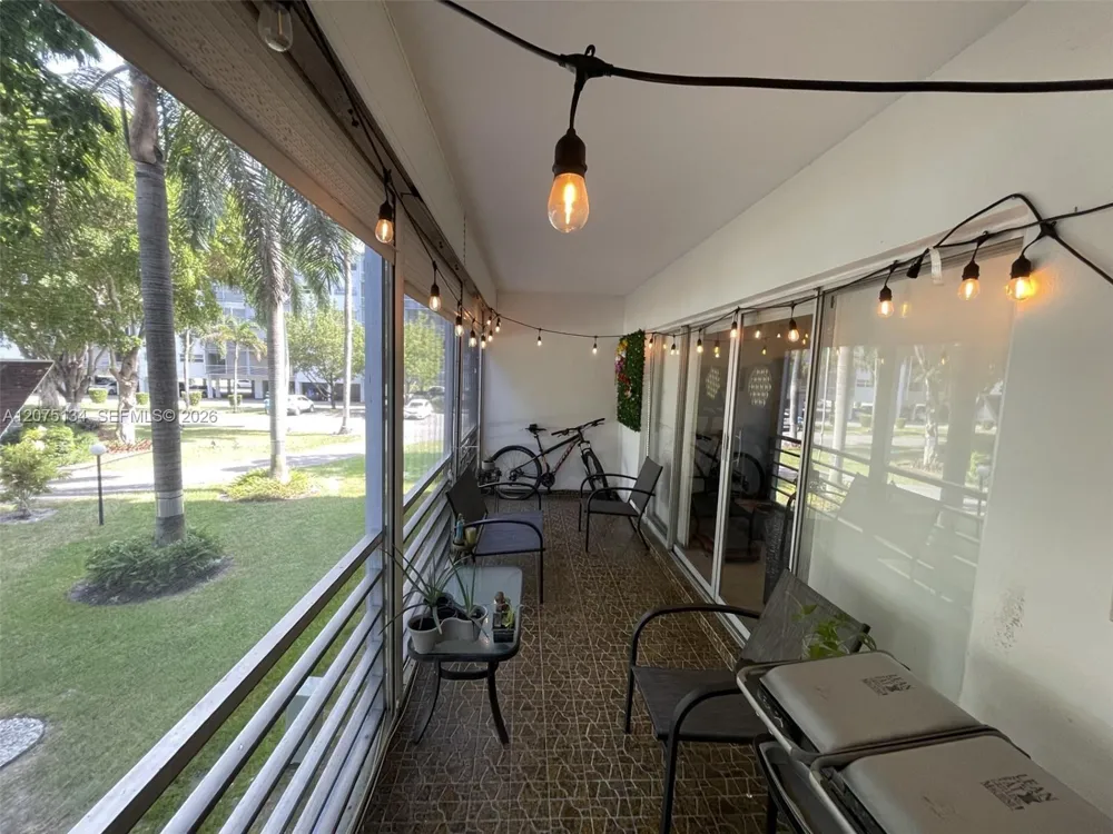 1000 NE 14th Ave #211 Hallandale Beach, FL 33009