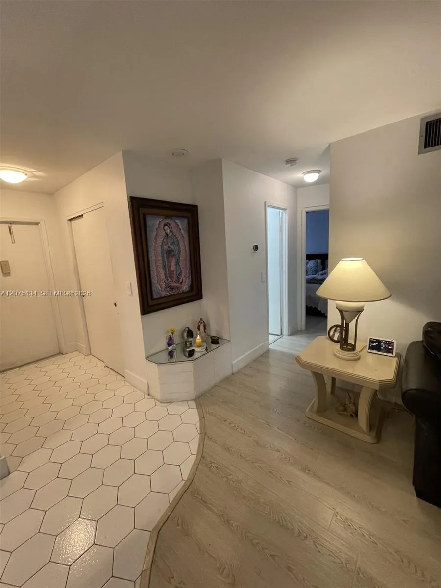 1000 NE 14th Ave #211 Hallandale Beach, FL 33009