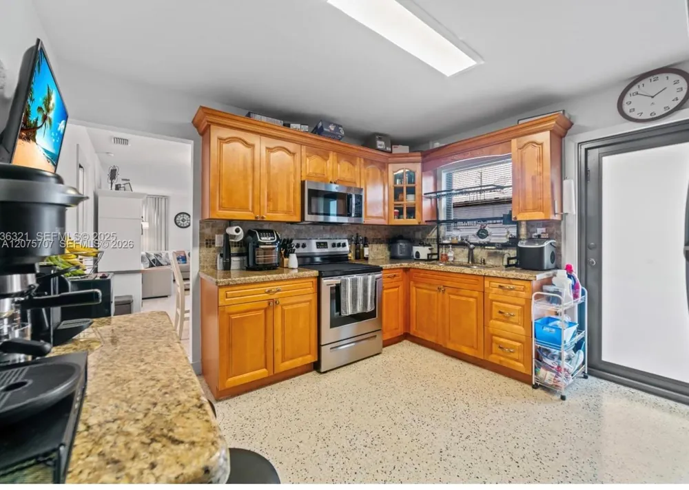 1136 NW 34th Ave #Main Miami, FL 33125