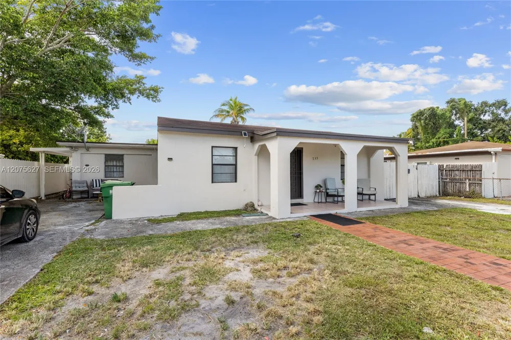 755 Harem Ave Opa-Locka, FL 33054