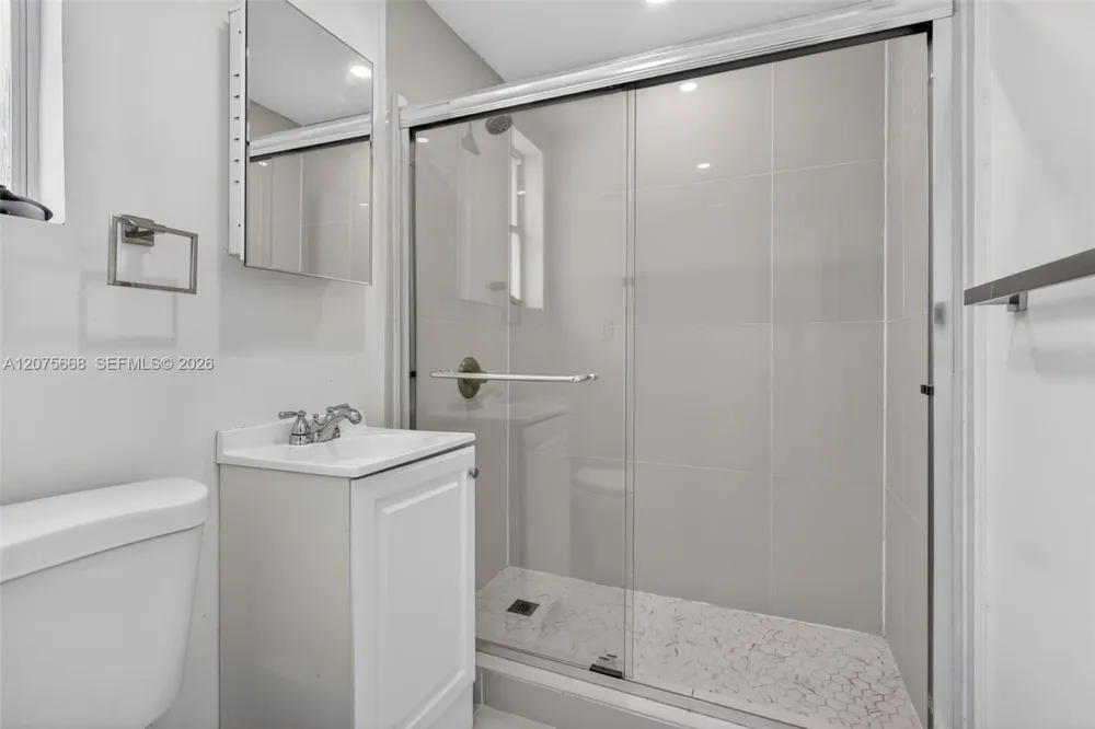 1446 Lenox Ave #5 Miami Beach, FL 33139