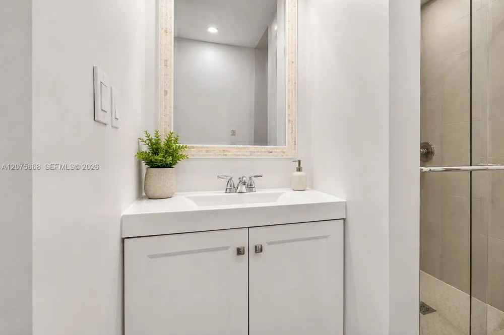 1446 Lenox Ave #5 Miami Beach, FL 33139
