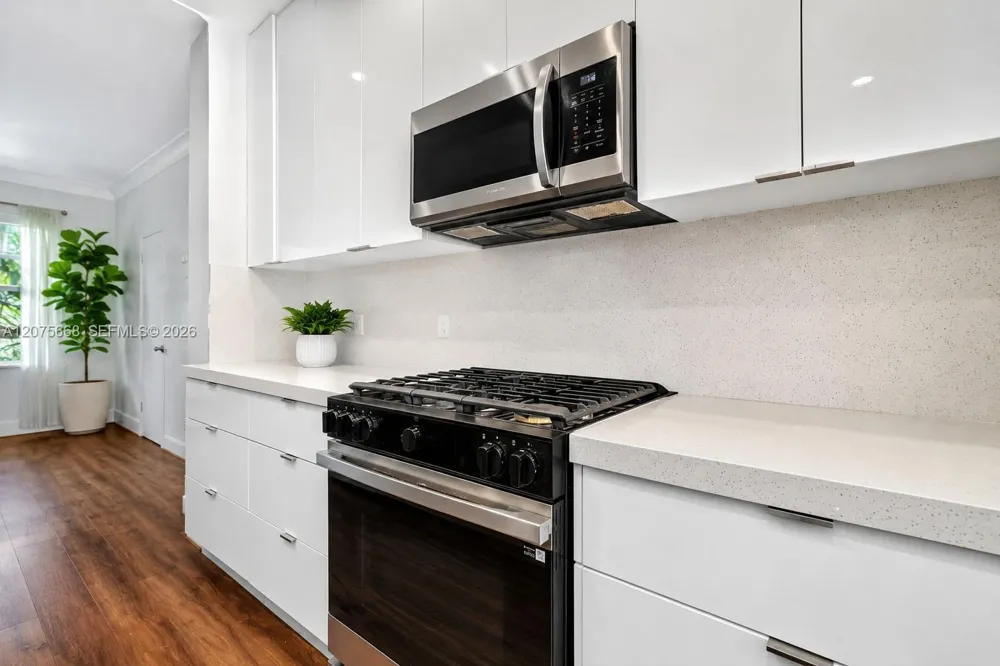 1446 Lenox Ave #5 Miami Beach, FL 33139