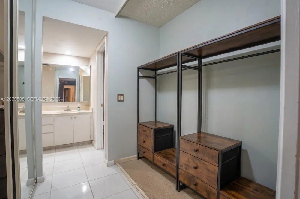 516 5th Ln Green Acres, FL 33463