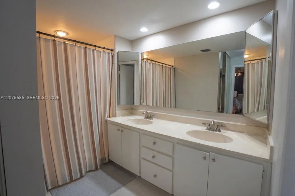 516 5th Ln Green Acres, FL 33463
