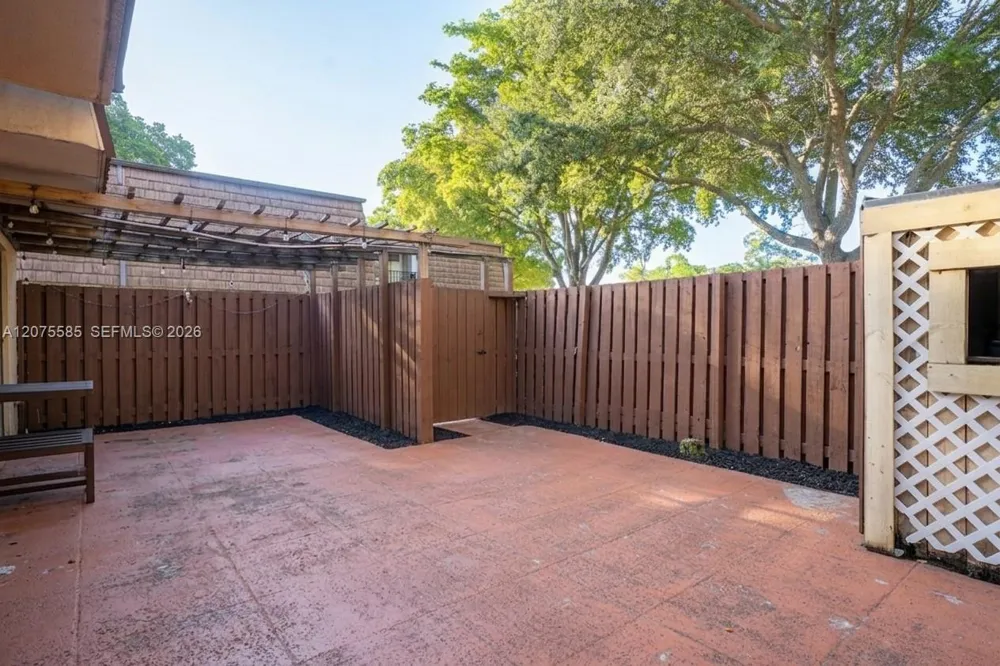 516 5th Ln Green Acres, FL 33463