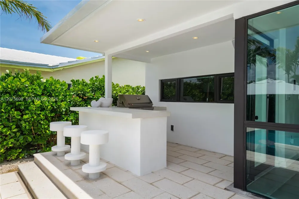 8834 Abbott Ave Surfside, FL 33154