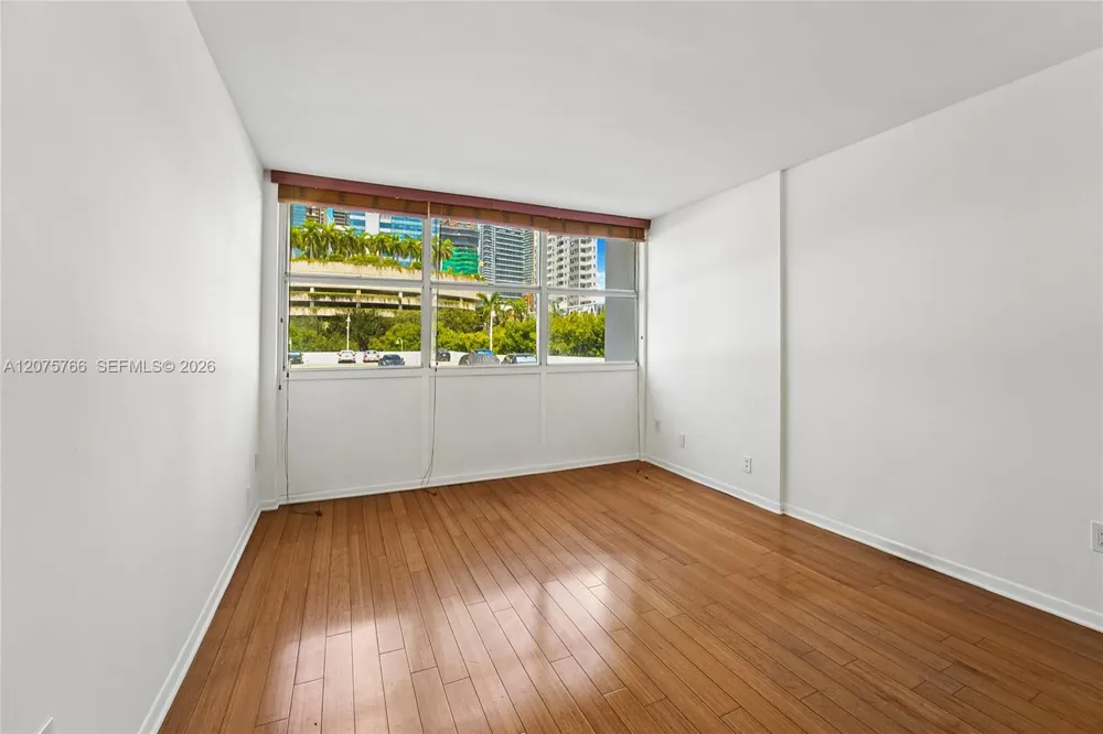 1420 Brickell Bay Dr #206D Miami, FL 33131