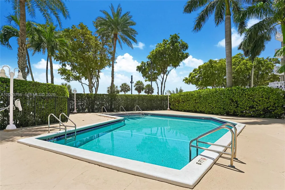 1420 Brickell Bay Dr #206D Miami, FL 33131