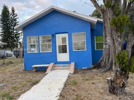 822 LEMON Sebring, FL 33870
