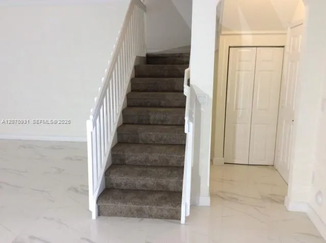9267 W 34th Ct Hialeah, FL 33018