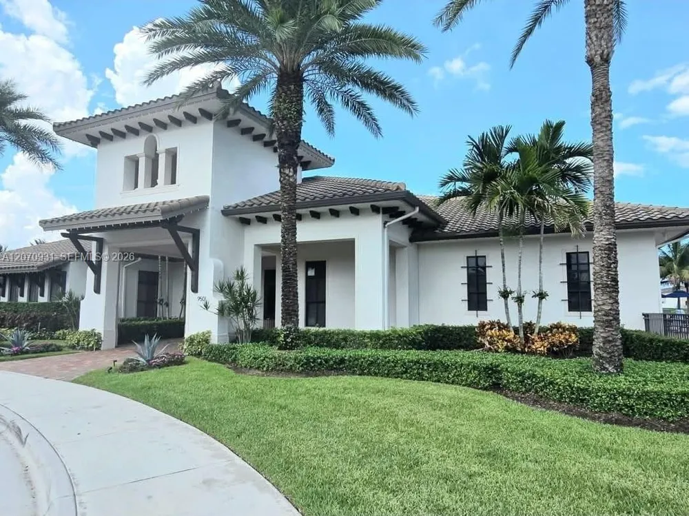 9267 W 34th Ct Hialeah, FL 33018