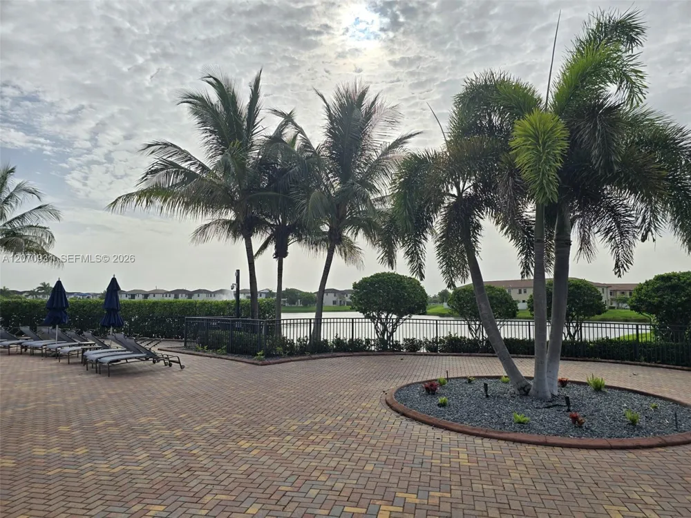 9267 W 34th Ct Hialeah, FL 33018