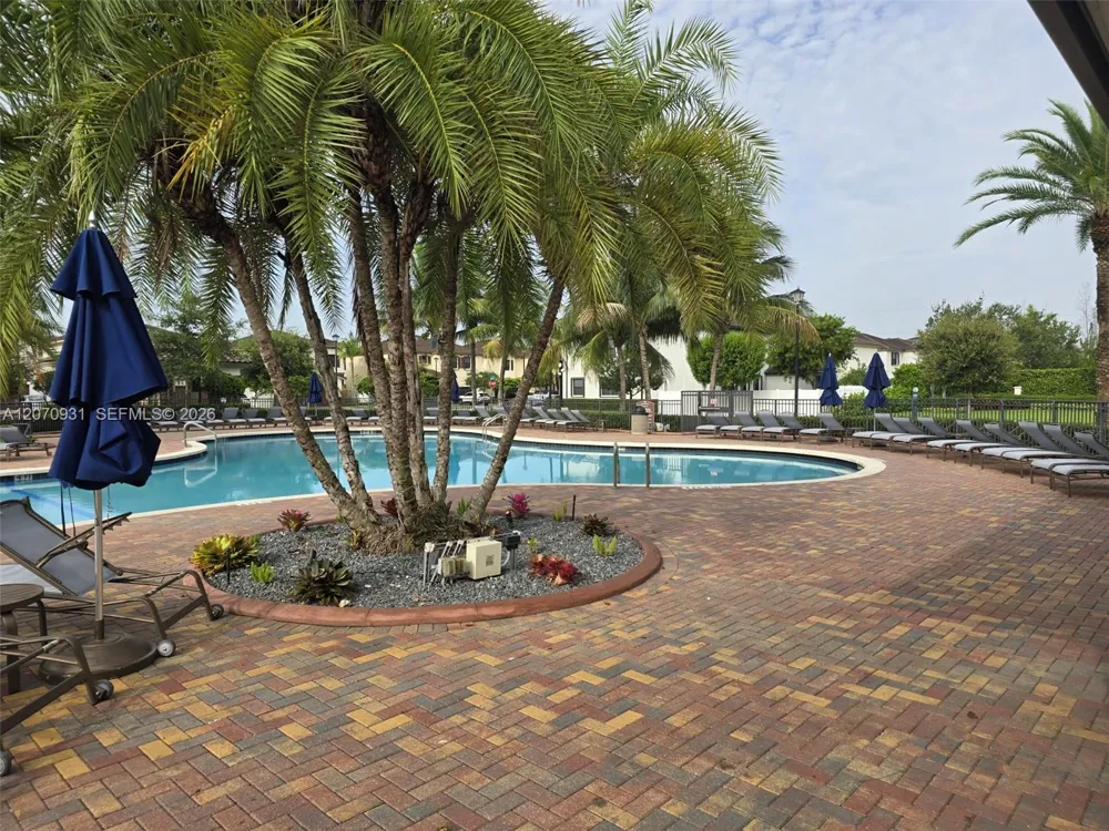 9267 W 34th Ct Hialeah, FL 33018