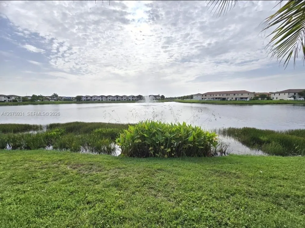 9267 W 34th Ct Hialeah, FL 33018