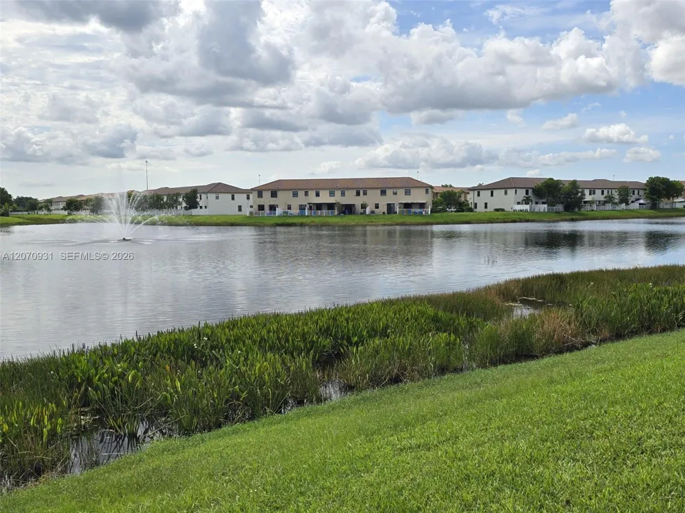 9267 W 34th Ct Hialeah, FL 33018