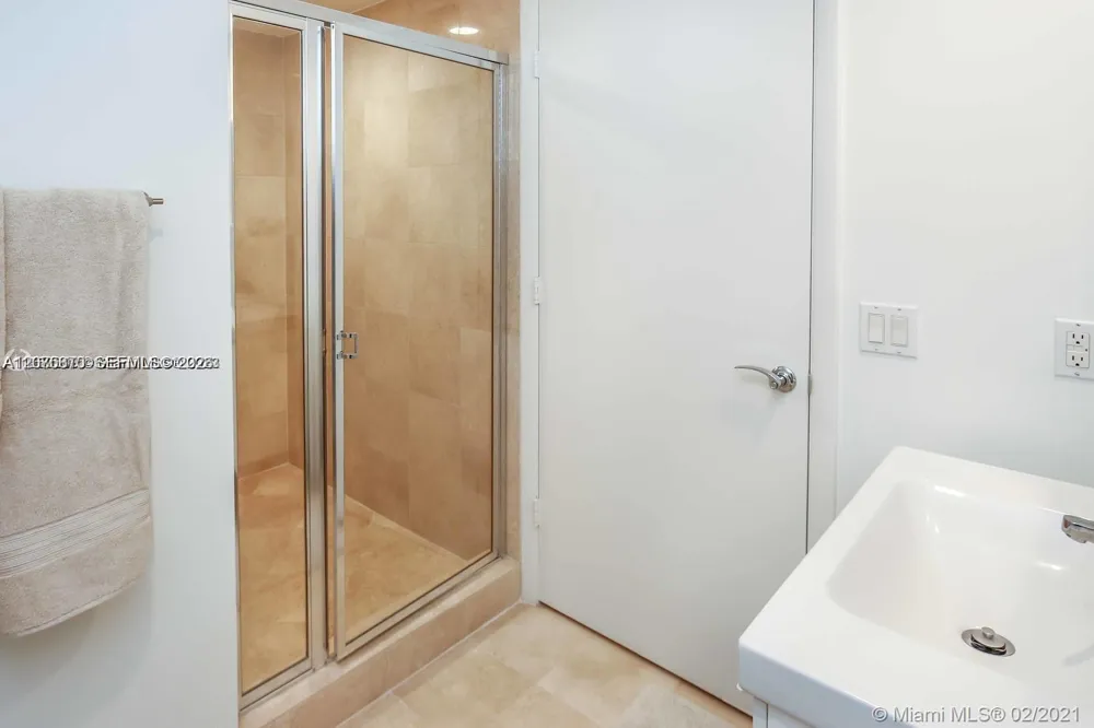 1830 S Ocean Dr #3704 Hallandale Beach, FL 33009
