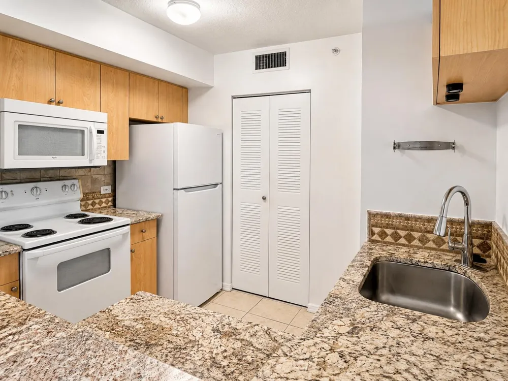106 VILLA CIRCLE #106 Boynton Beach, FL 33435