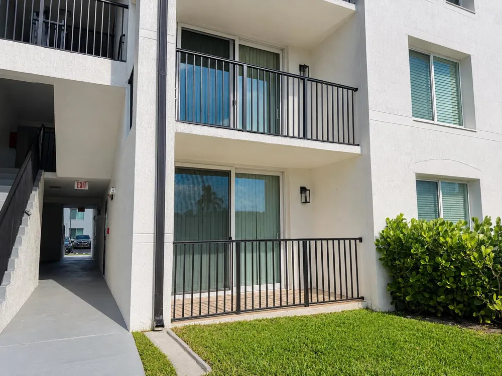 106 VILLA CIRCLE #106 Boynton Beach, FL 33435