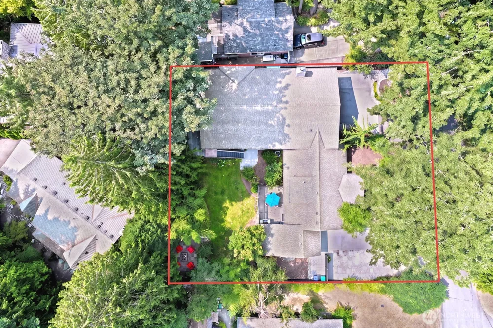 11633 NE 92nd Street Kirkland, WA 98033