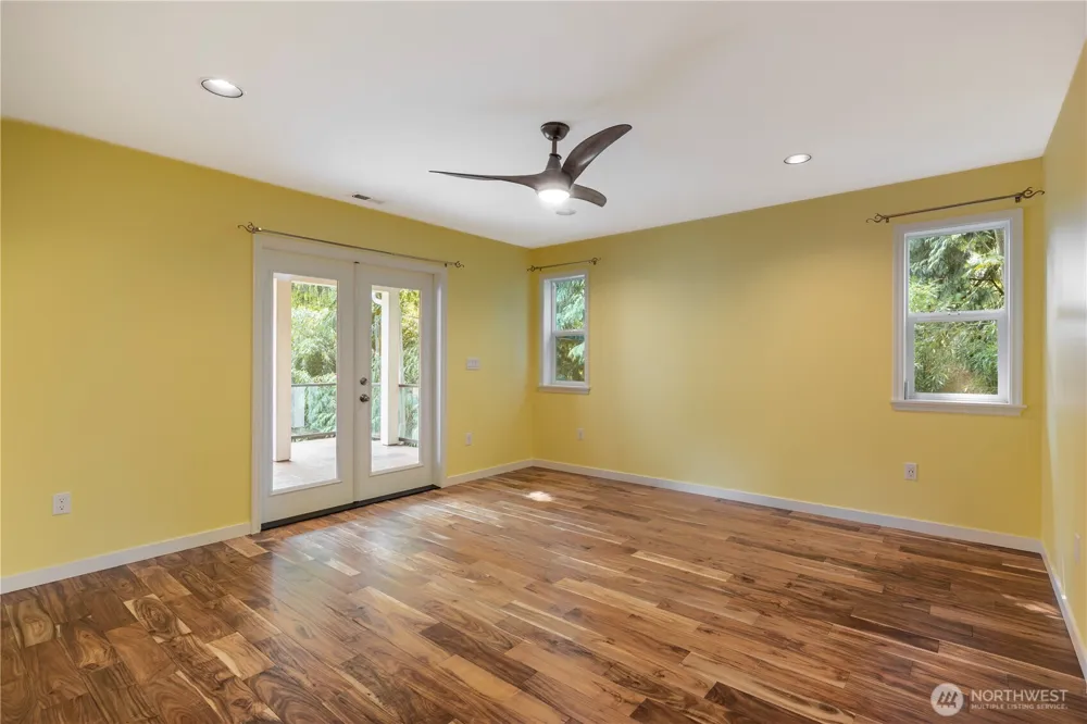 11633 NE 92nd Street Kirkland, WA 98033