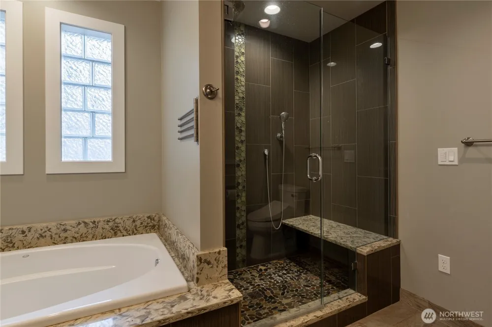 11633 NE 92nd Street Kirkland, WA 98033