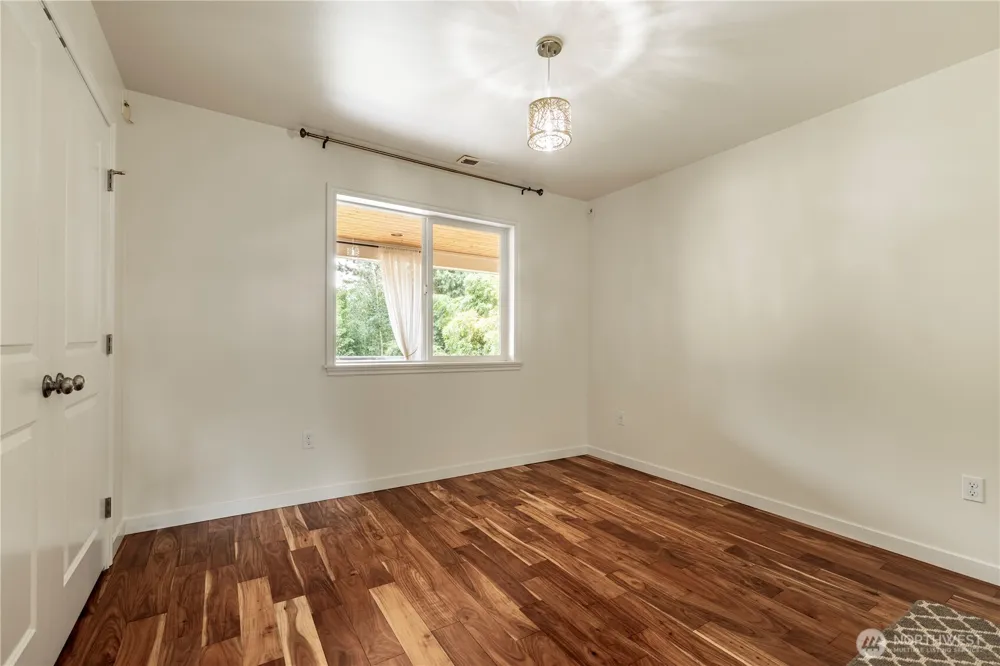 11633 NE 92nd Street Kirkland, WA 98033