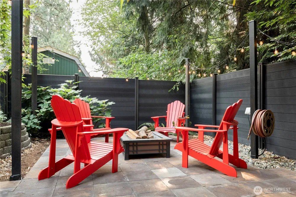 11633 NE 92nd Street Kirkland, WA 98033