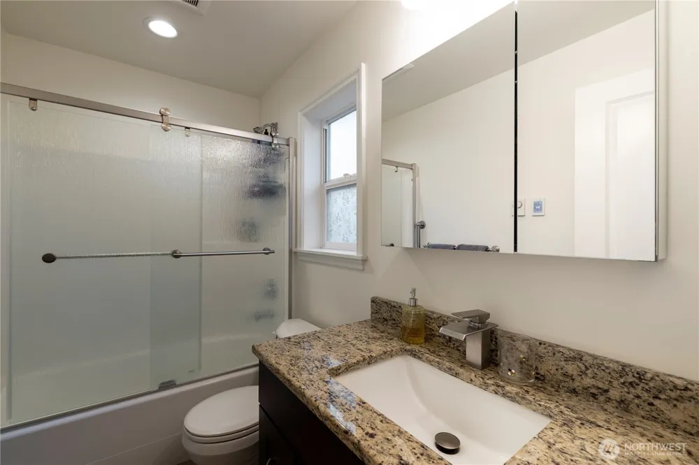 11633 NE 92nd Street Kirkland, WA 98033