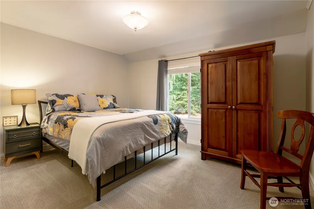 11633 NE 92nd Street Kirkland, WA 98033